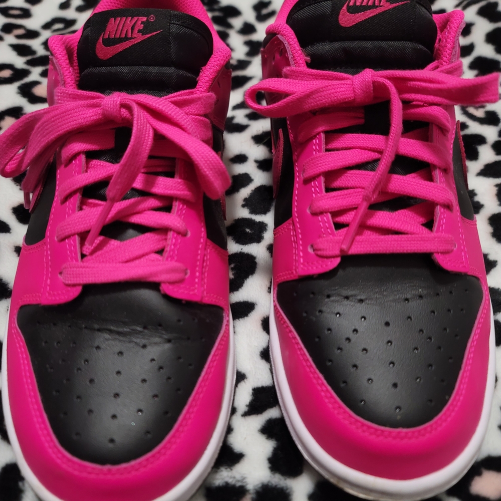 Nike Women's Athletic Shoes - Hot Pink and Black